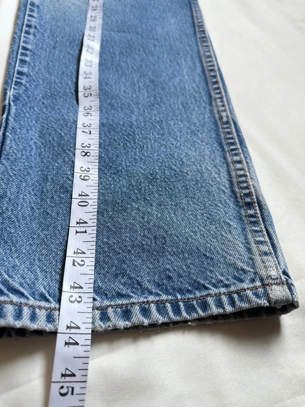 Vintage Levi's 505 Regular Fit Light Blue Jeans - Picture 10 of 12